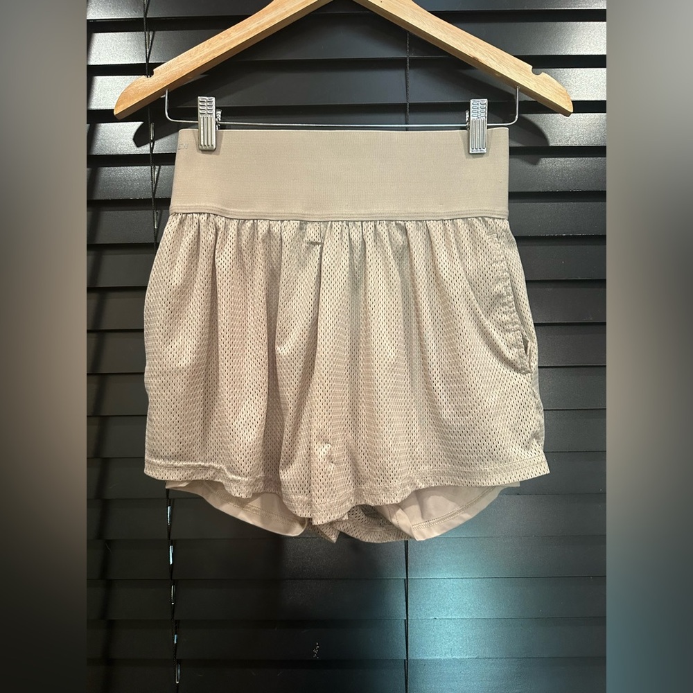 EUC Qinsen Women's Light Tan Athletic Shorts